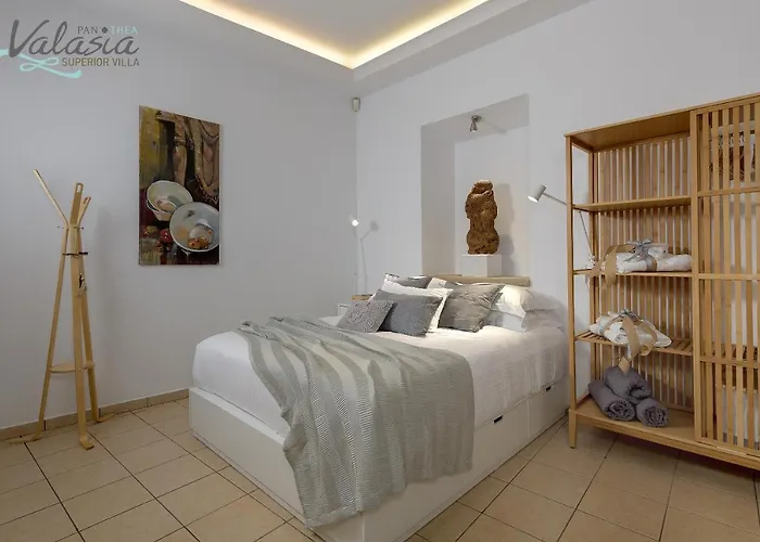 Vilă Panthea Valasia Boutique *