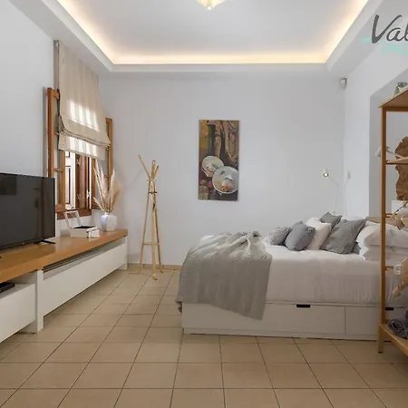 Panthea Valasia Boutique *