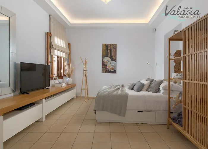 Panthea Valasia Boutique *