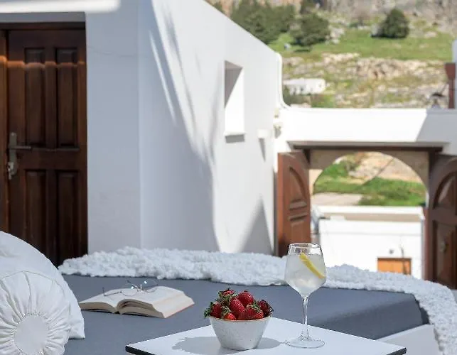 Panthea Valasia Boutique *