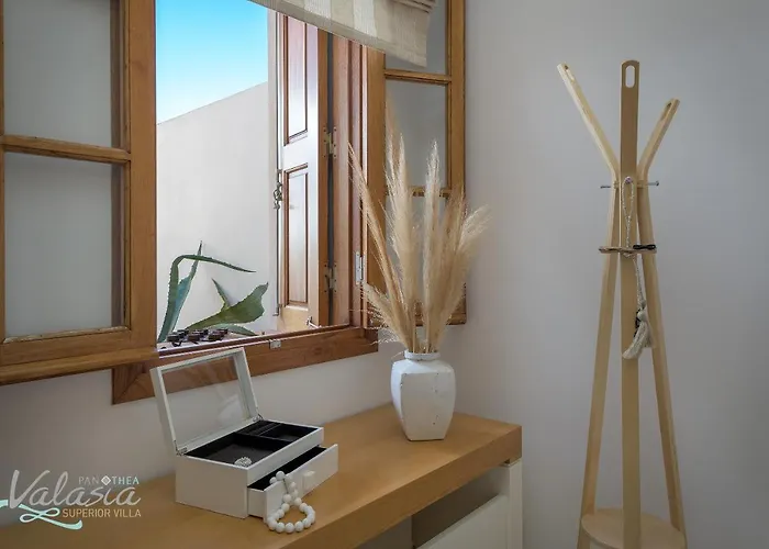 Panthea Valasia Boutique *