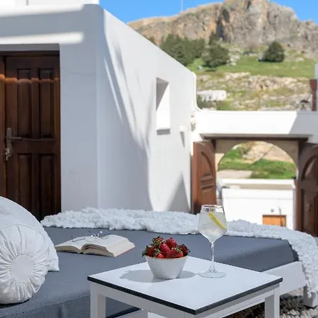 Panthea Valasia Boutique *